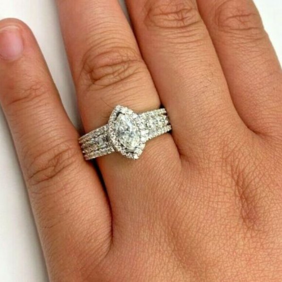 Elegant Marquise Cut Halo Diamond Engagement Ring